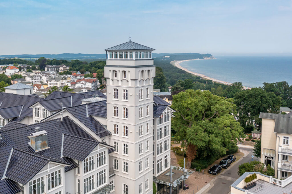 Trauung mit Blick aufs Meer in luftiger Höhe auf der Insel Rügen