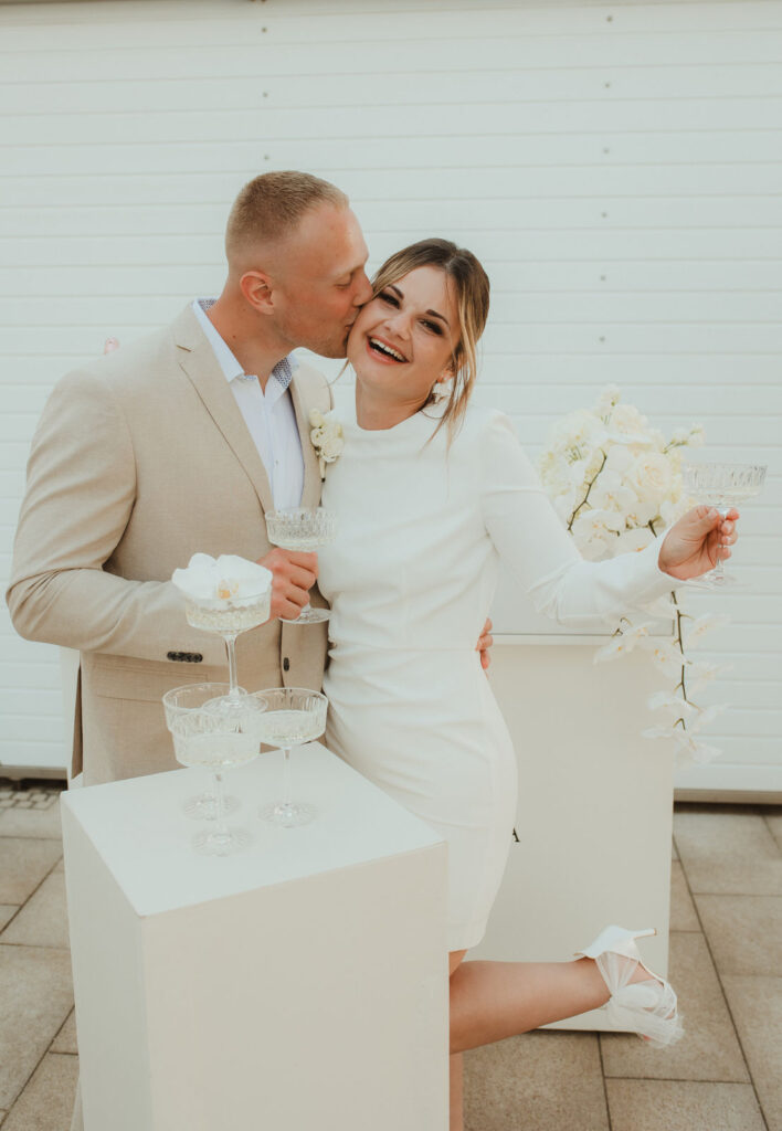 Hochzeitsfeier am Wasser - Strandhochzeit mit Vanessas Hochzeitszauber
